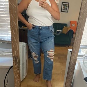 NWOT TARGET HIGH-RISE DISTRESSED MOM JEANS